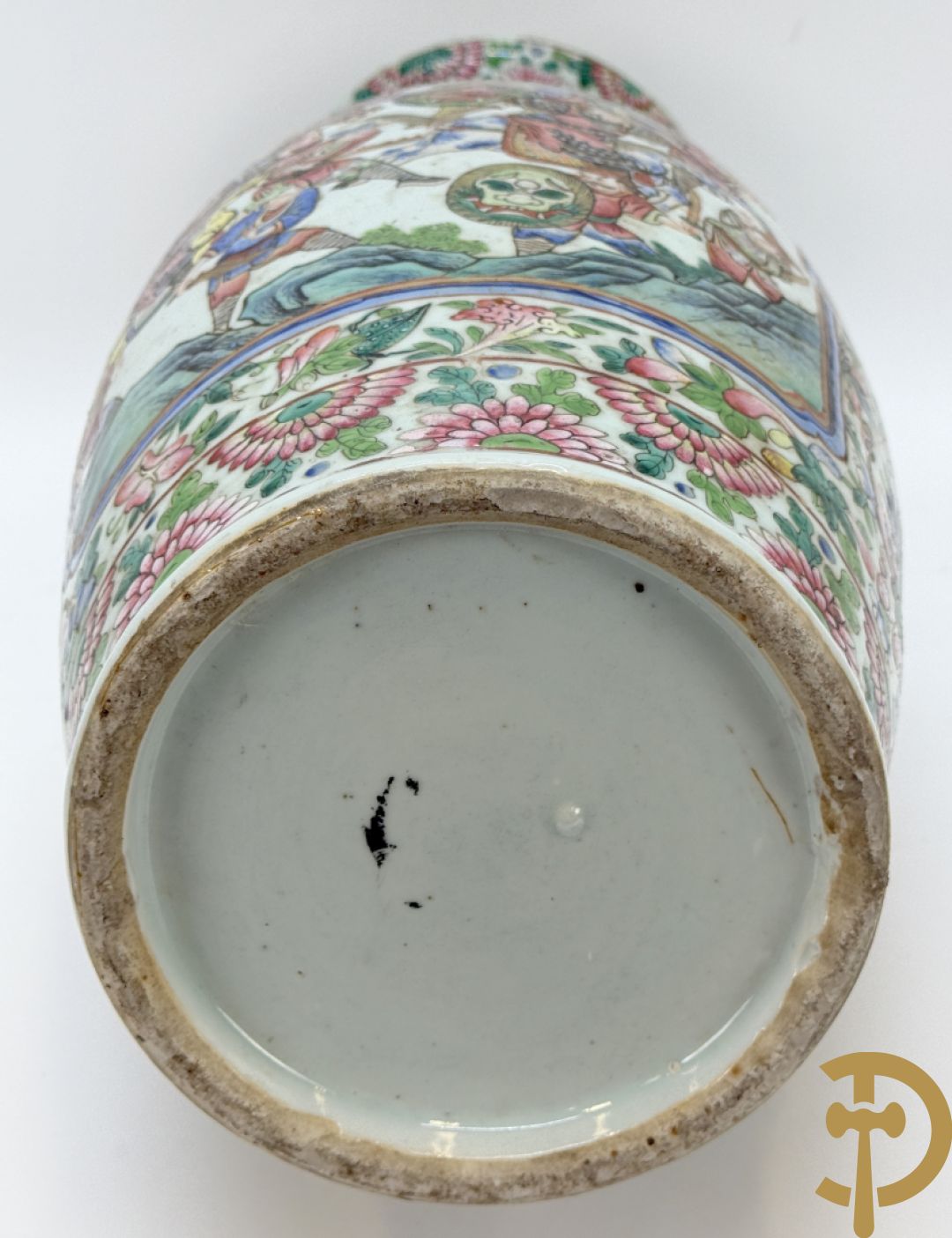 Chinese porseleinen vaas met geanimeerd krijgerdecor en vogeltaferelen