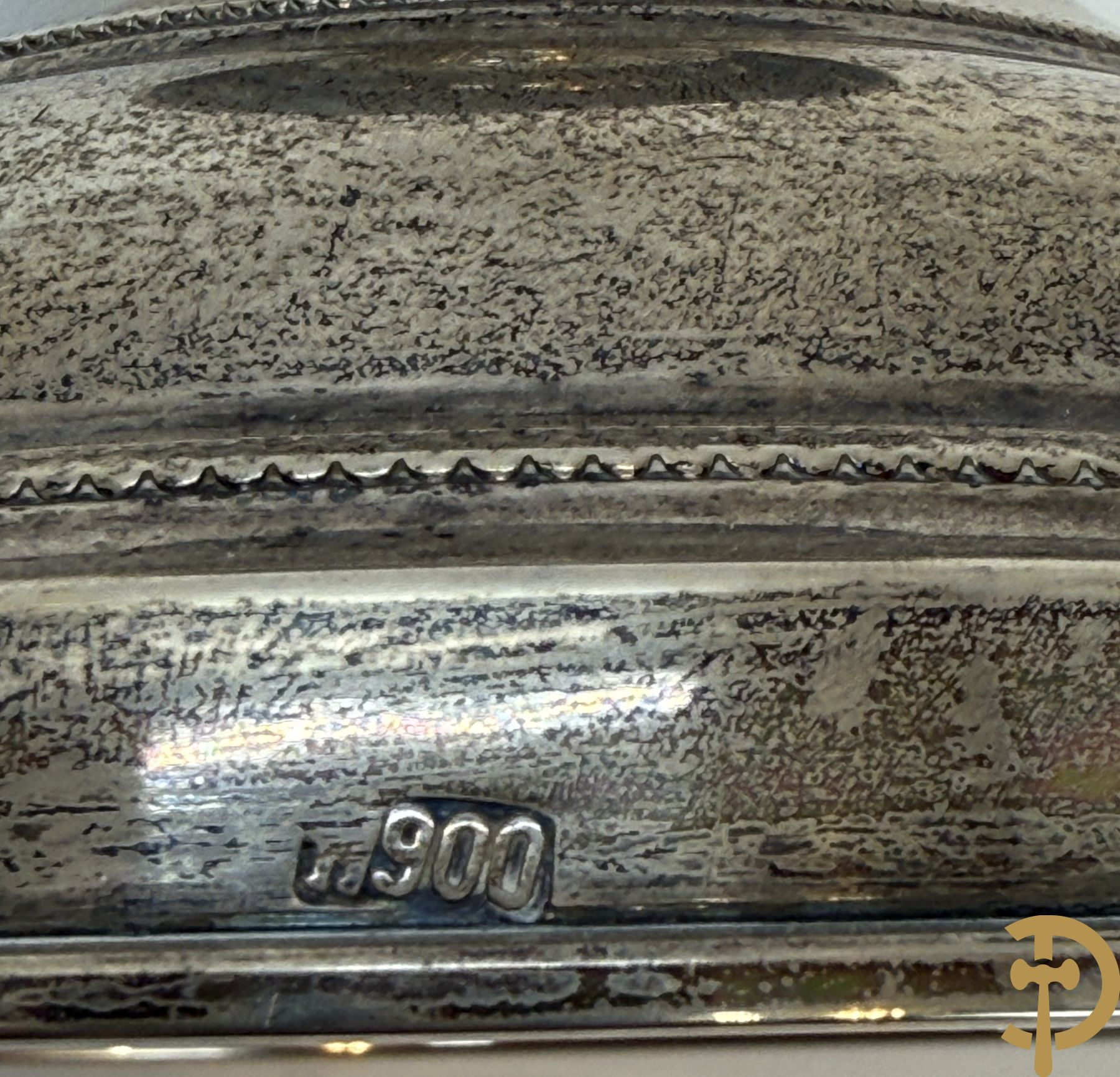 Massief zilveren kandelaar als lampadaire, 835 gemerkt, bezet met accanthusranken + 2 kleine massief zilveren kandelaars