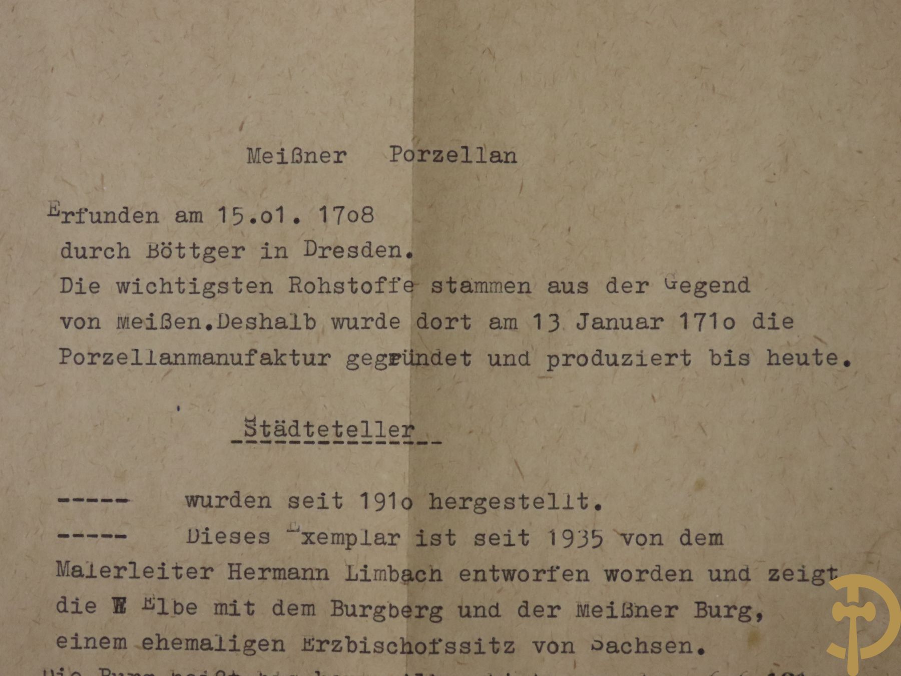 Zes porseleinen borden onder gemerkt met zwaarden / Meissen : 1 bord met stadstafereel, 1 verlucht bord met drakendecor, 1 bord met vogeldecor, 1 met bloemen en 2 met bloemendecor omgeven door vergulde rand