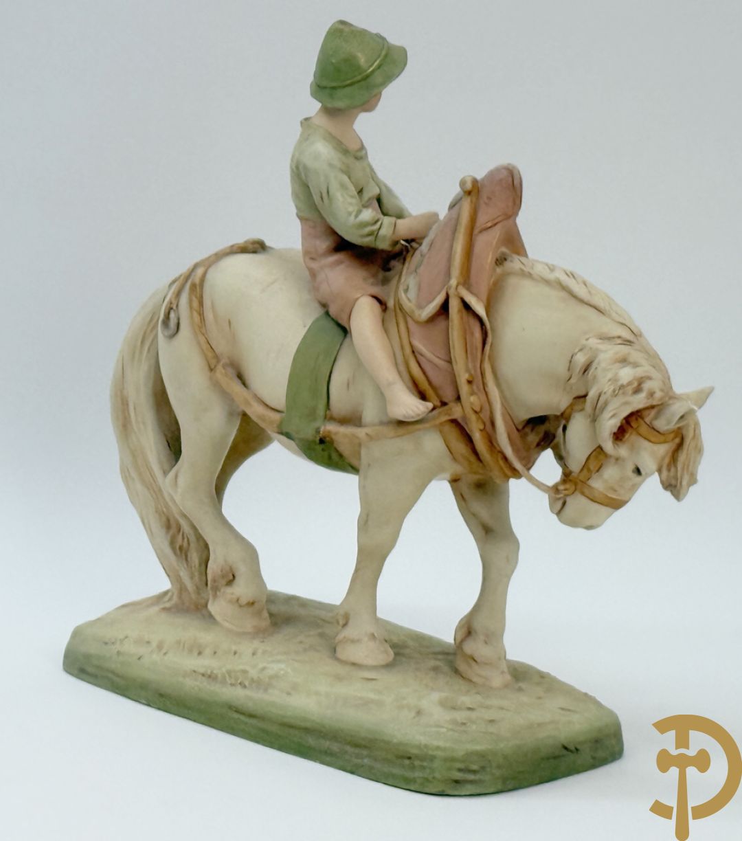 Royal Dux van jongeman op boerepaard, nummer 1693