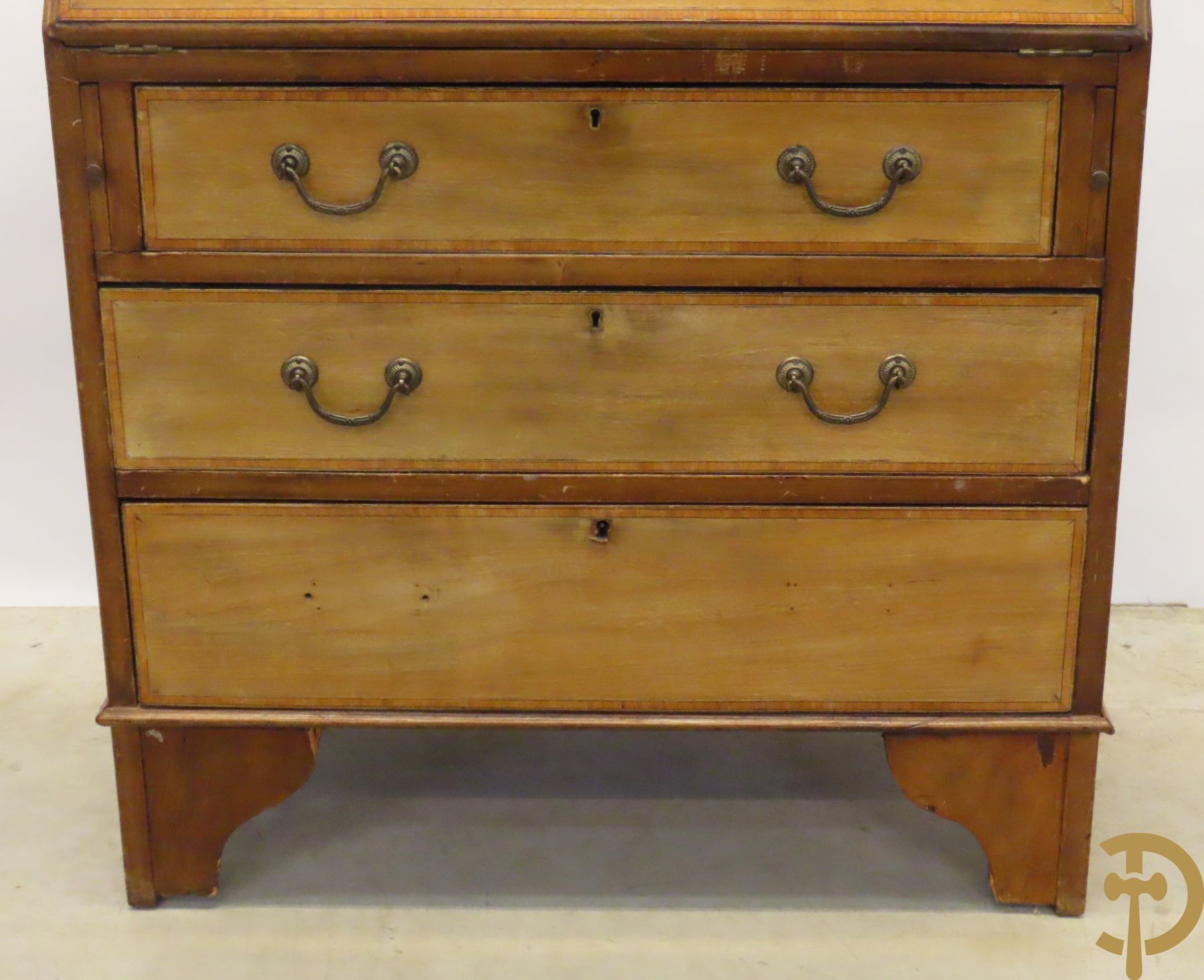 Engels notelaren klapbureau met 3 lades en inleg