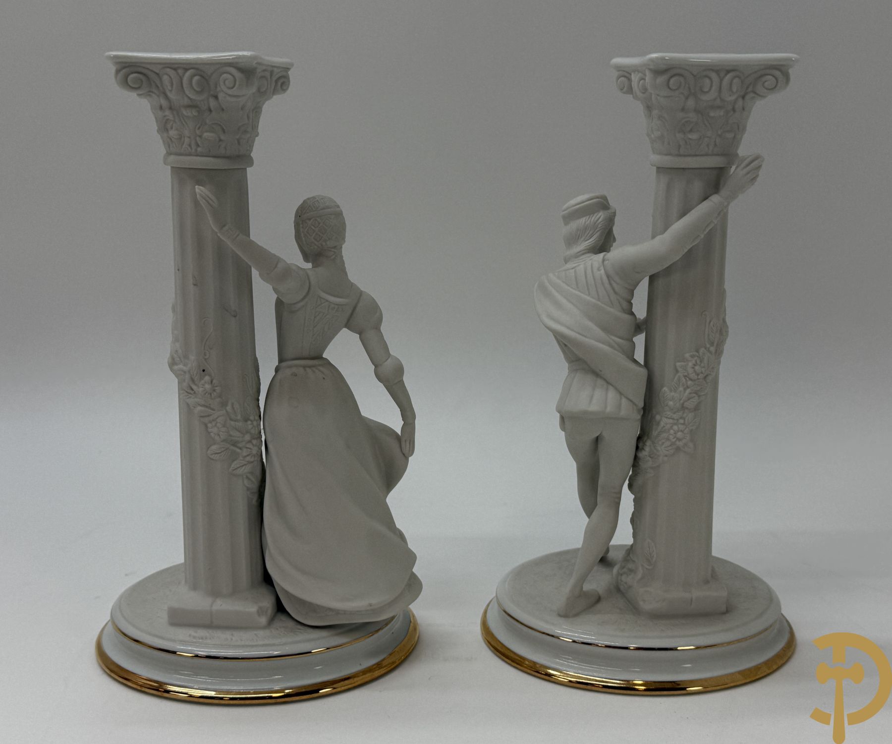 Paar porseleinen kandelaars van Franklin Mint 1986 uit de Romeo & Julia collection