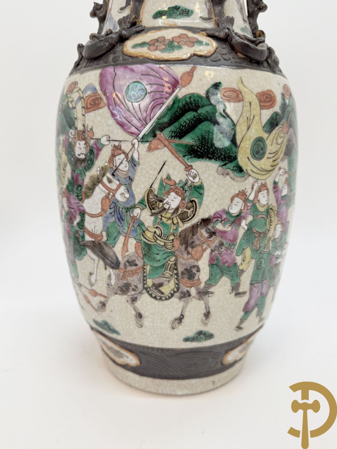 Twee Nankinvazen met geanimeerd krijgerdecor