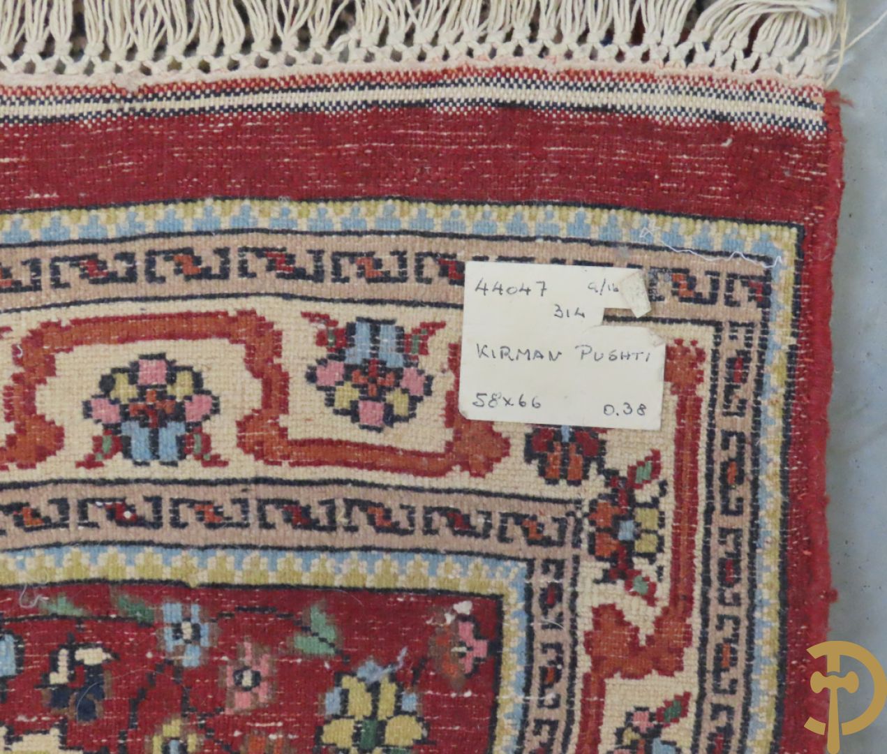 Zes oosterse handgeknoopte tapijten w.o. 2 Bouchara, Hamadan en 2 voettapijtjes