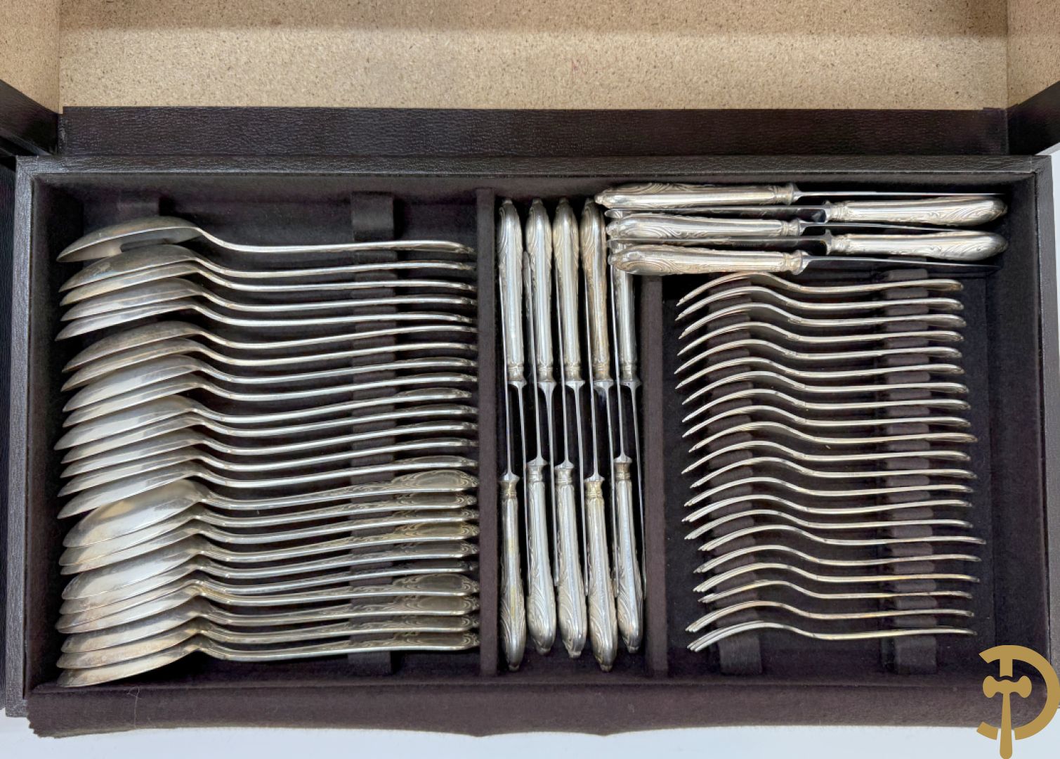 Verzilverd Louis XV bestek in koffer