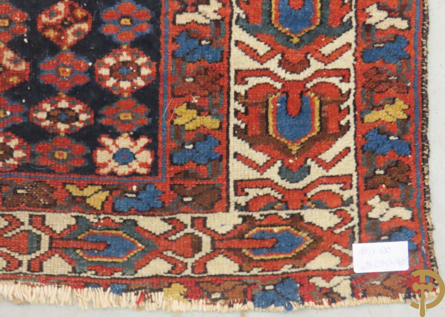 Drie oosterse handgeknoopte tapijten Kaukasus