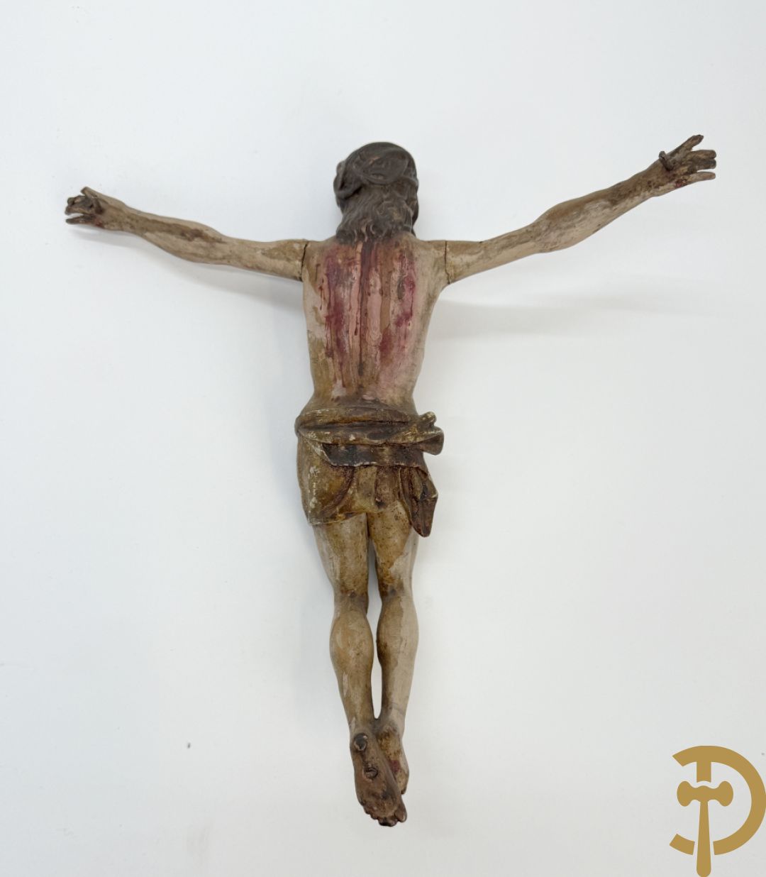 Twee houtgesculpteerde en gepolychromeerde corpussen, 18e