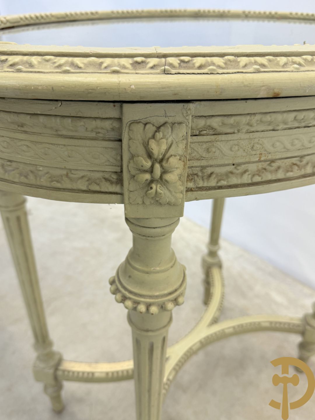 Louis XVI salonensemble bestaande uit canapé, 2 armzetels, 2 stoelen en salontafel