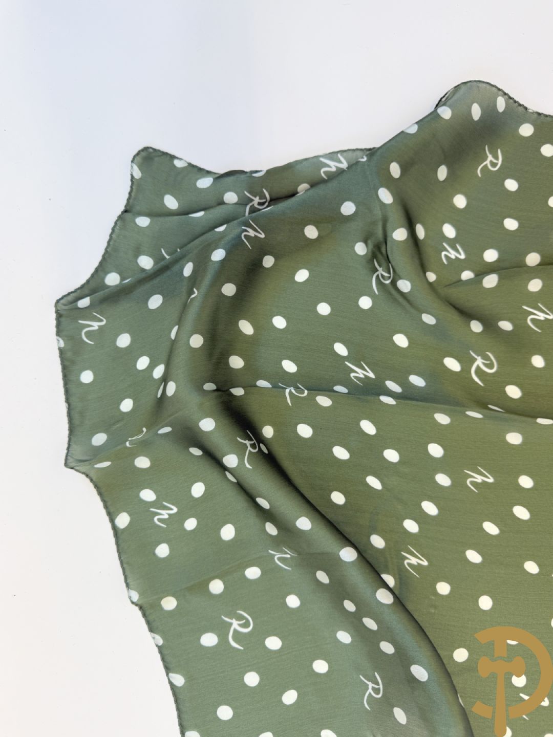 Vier foulards Nina Ricci (nooit gedragen komt uit winkel restant)