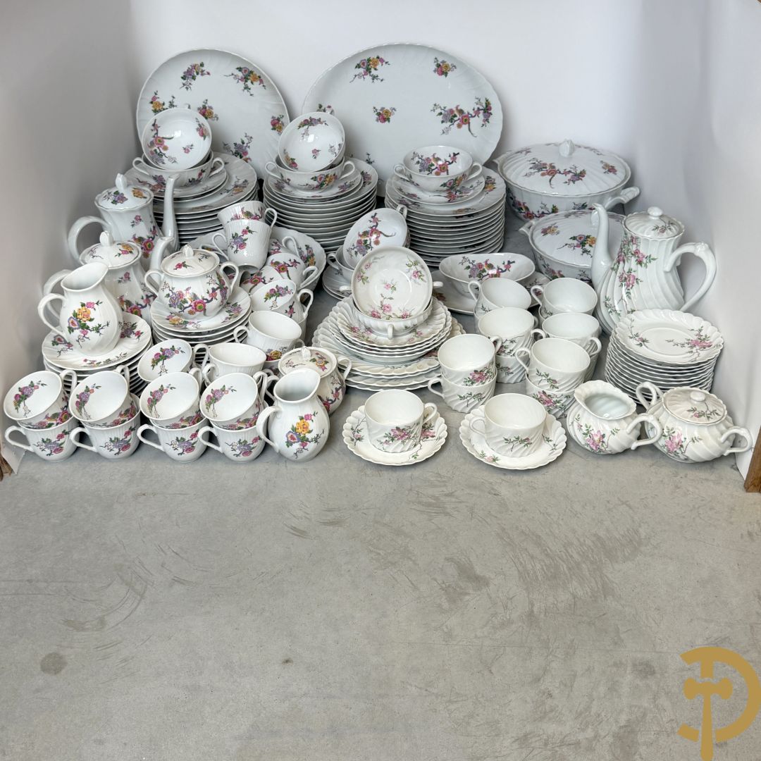 Porseleinen eet- (12-delig) en koffieservies (24- delig), Bernard Aud Limoges + porseleinen koffieservies, Haviland Limoges