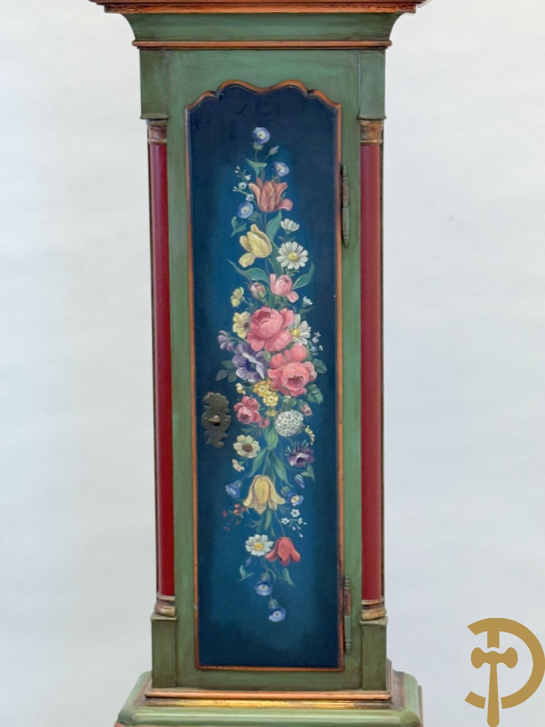 Beschilderde Engelse mahoniehouten grootvadersklok - deur met bloementafereel, getekend G. Peters Flensburg