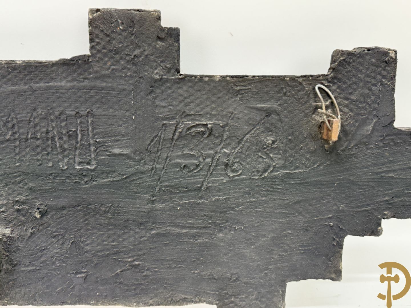 Muurplakkette met geometrische motieven in gekleurd keramiek, Pia Manu 1/3/63