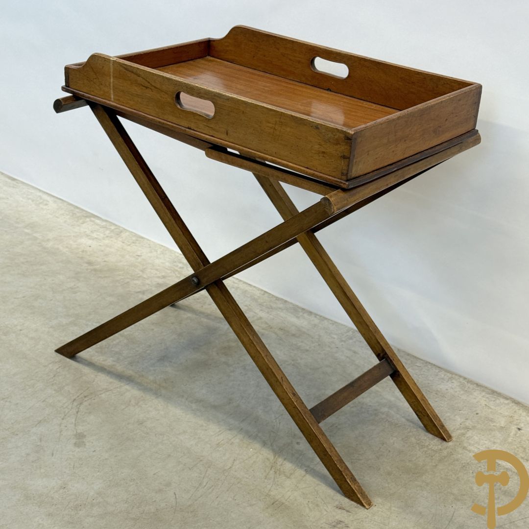 Engelse mahoniehouten butlertray op openklapbaar onderstel