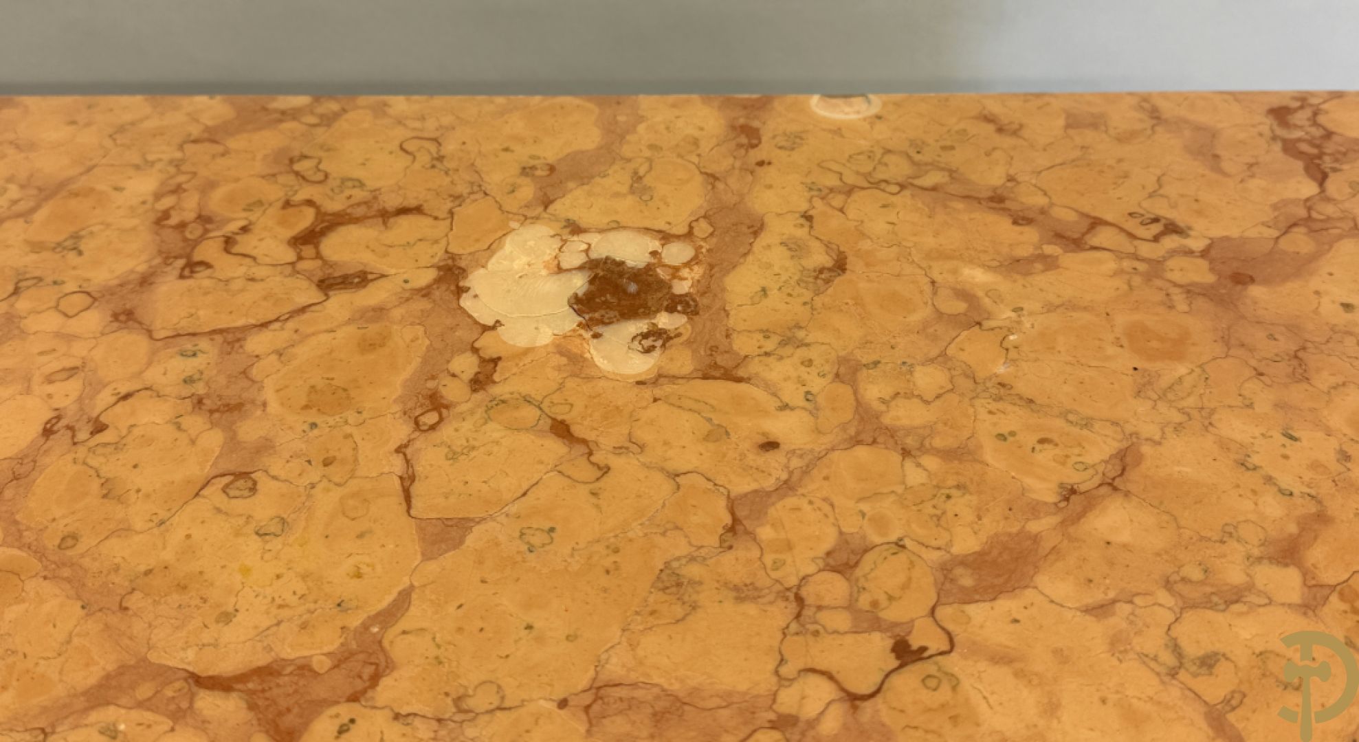 Notelaren klapsecretaire met 4 lades en bloemenmarquetterie, bezet met bronzen ornamenten - bovenaan met marmeren blad