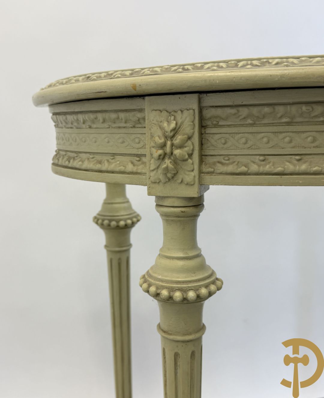 Louis XVI salonensemble bestaande uit canapé, 2 armzetels, 2 stoelen en salontafel