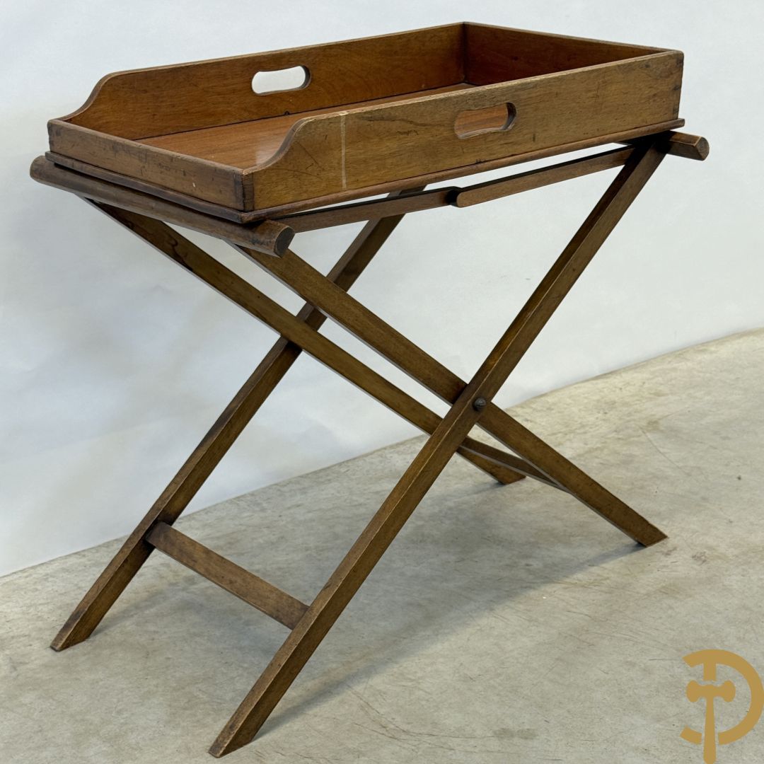 Engelse mahoniehouten butlertray op openklapbaar onderstel