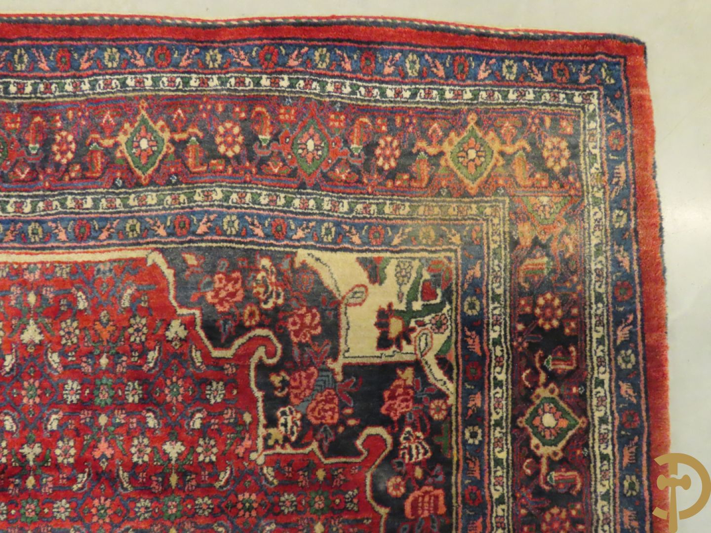 Oosters handgeknoopt tapijt