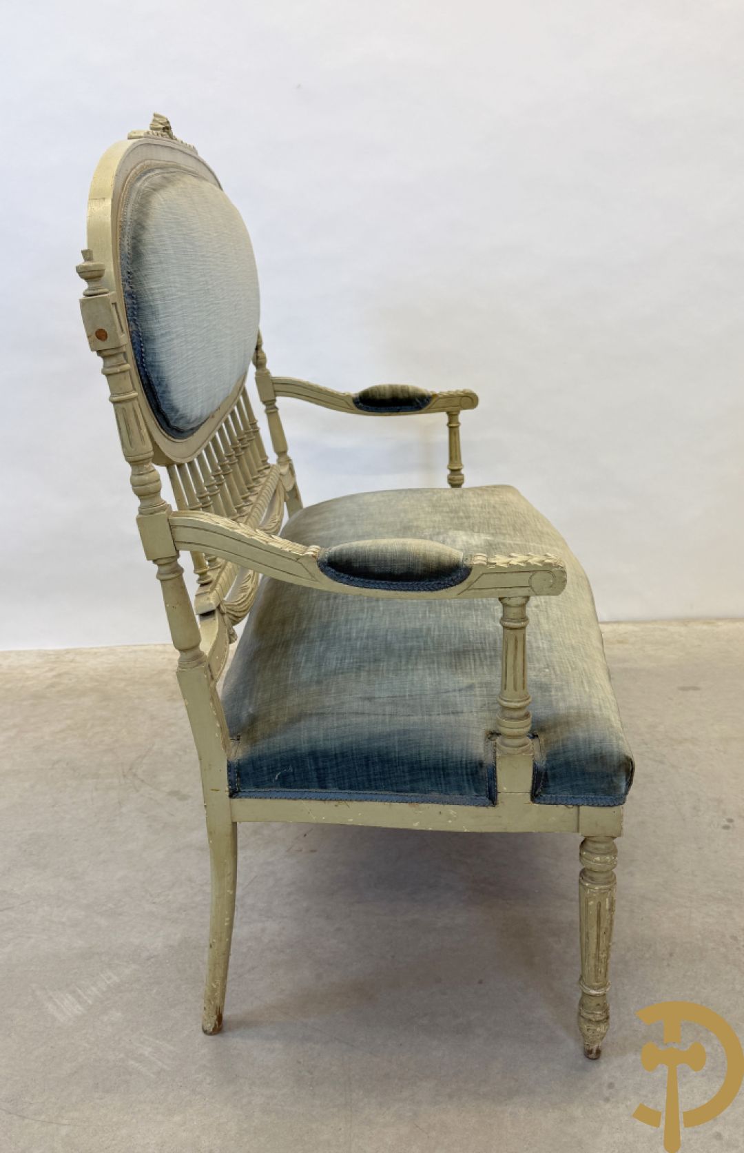 Louis XVI salonensemble bestaande uit canapé, 2 armzetels, 2 stoelen en salontafel