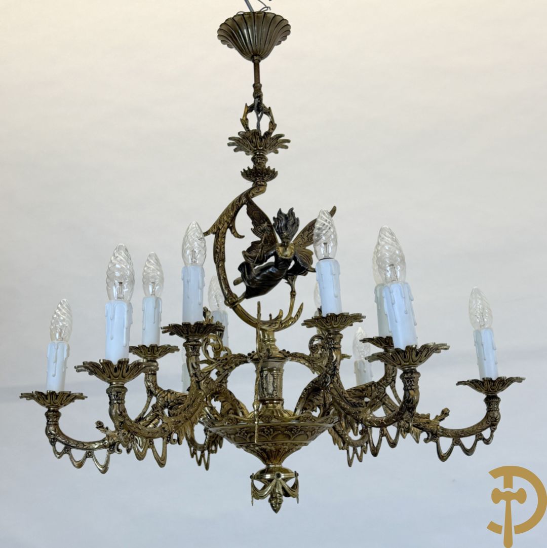 Bronzen vergulde luchter met gevleugelde fee en 12 armen + paar 3 armige applieken