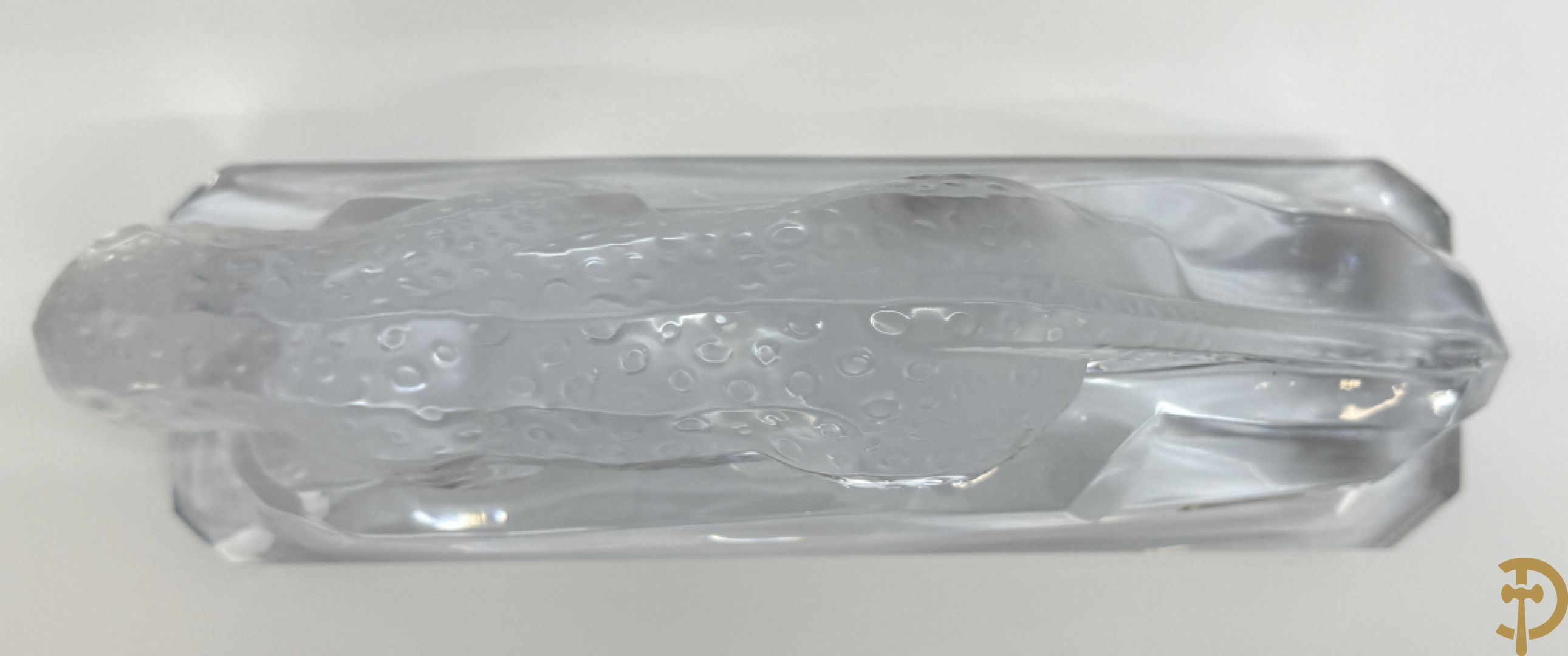 Sluipend luipaard in kristal, Cristal de Sèvres France gemerkt