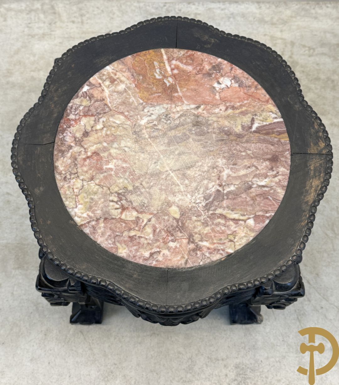 Chinese hardhouten lage sokkel + Chinese hardhouten hoge sokkel op 5 poten + Chinese hardhouten kleine sokkel