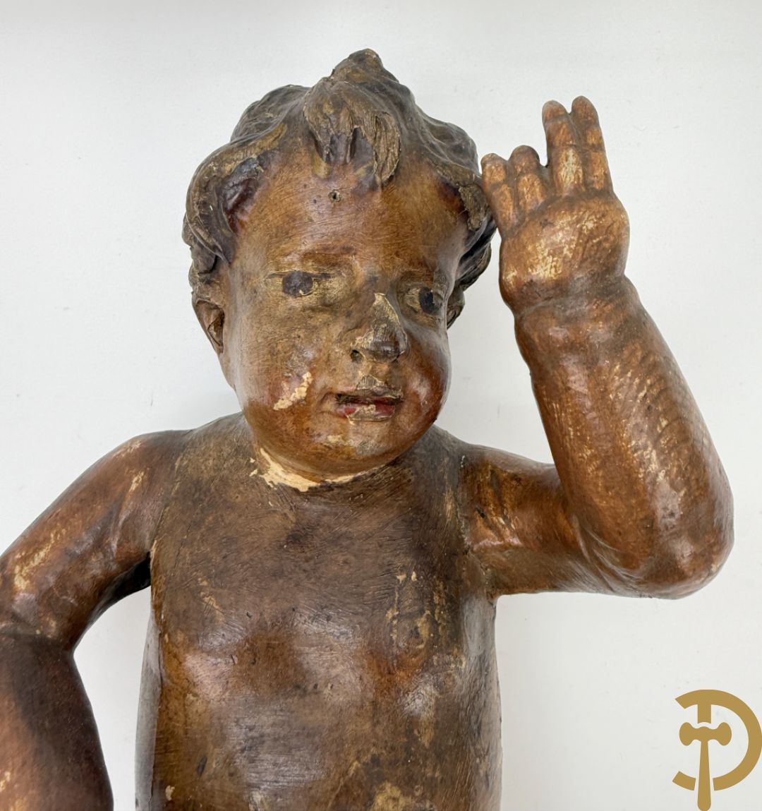 Paar houtgesculpteerde en gepolychromeerde cupido