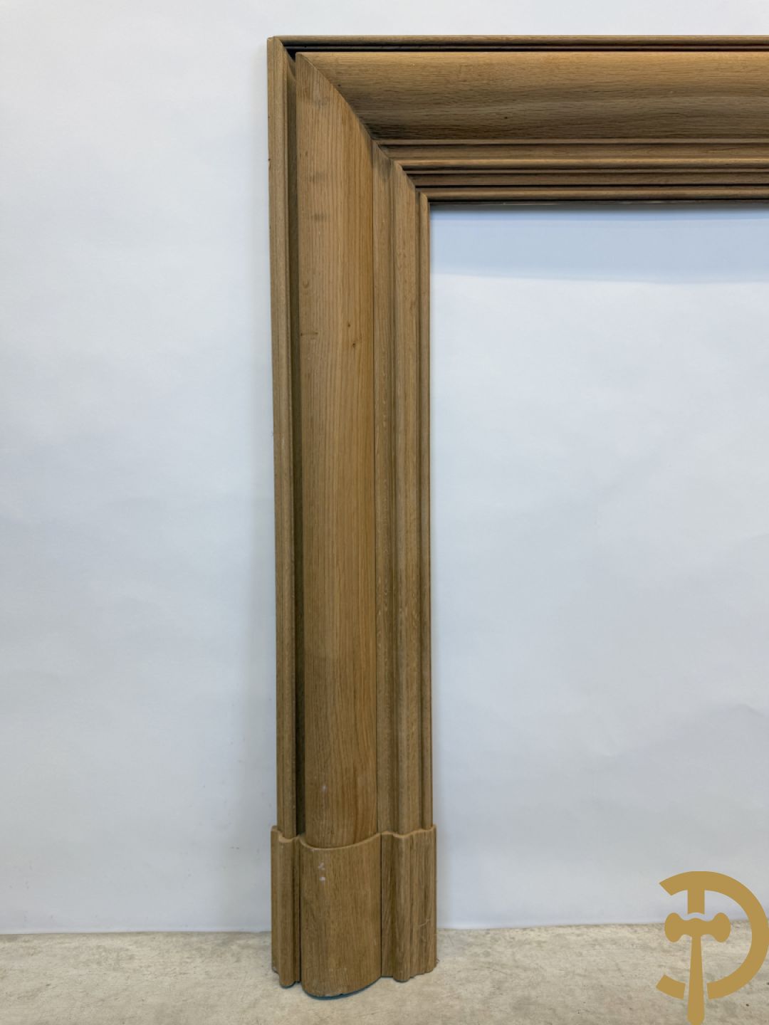 Eiken schouwmantel met gestoken molures