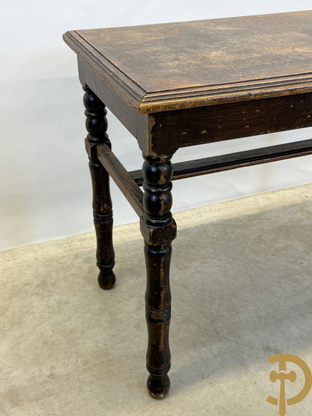 Drie antieke cafétafeltjes waarvan 2 met zijdelingse openklapbare flap