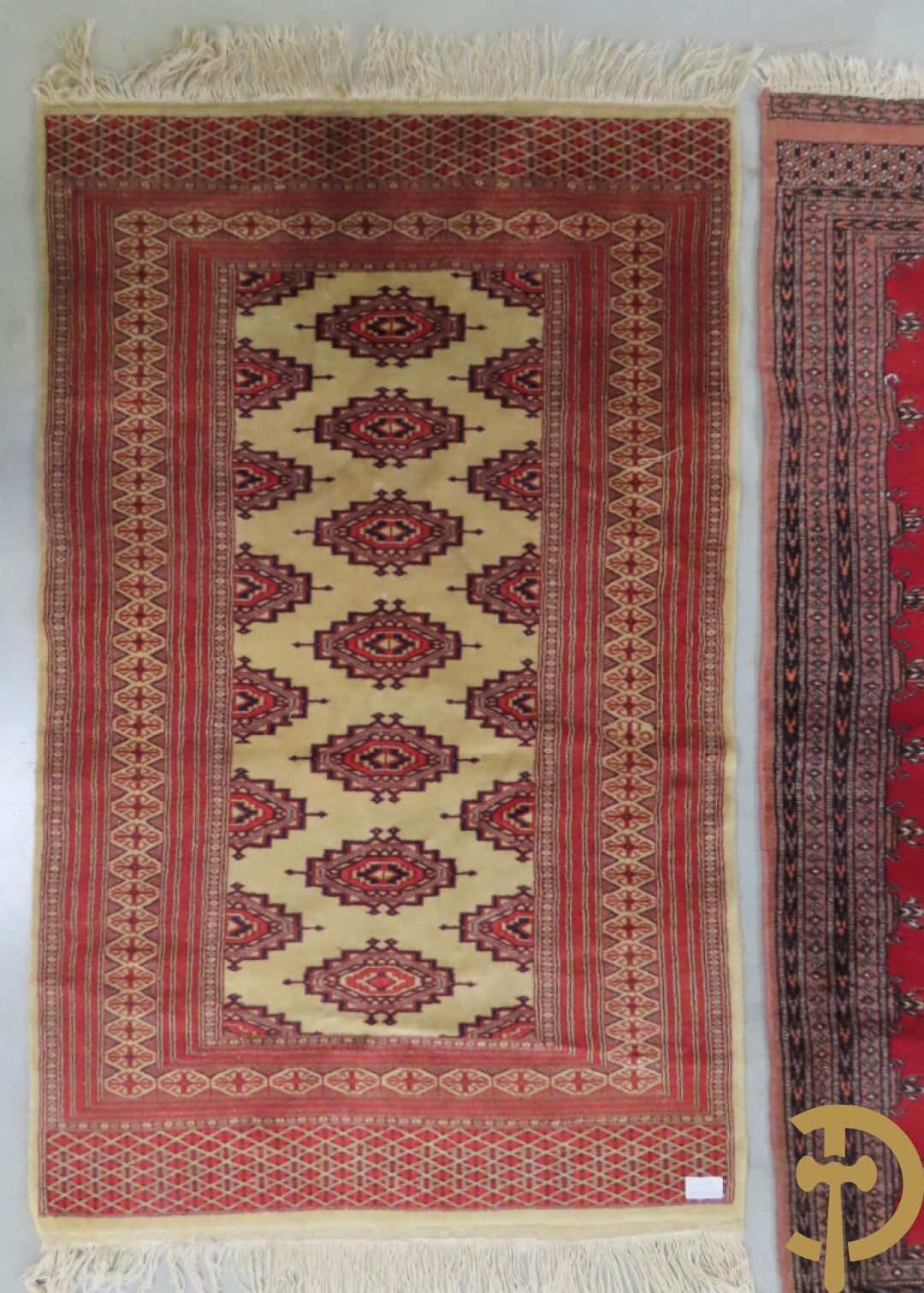 Zes oosterse handgeknoopte tapijten w.o. 2 Bouchara, Hamadan en 2 voettapijtjes