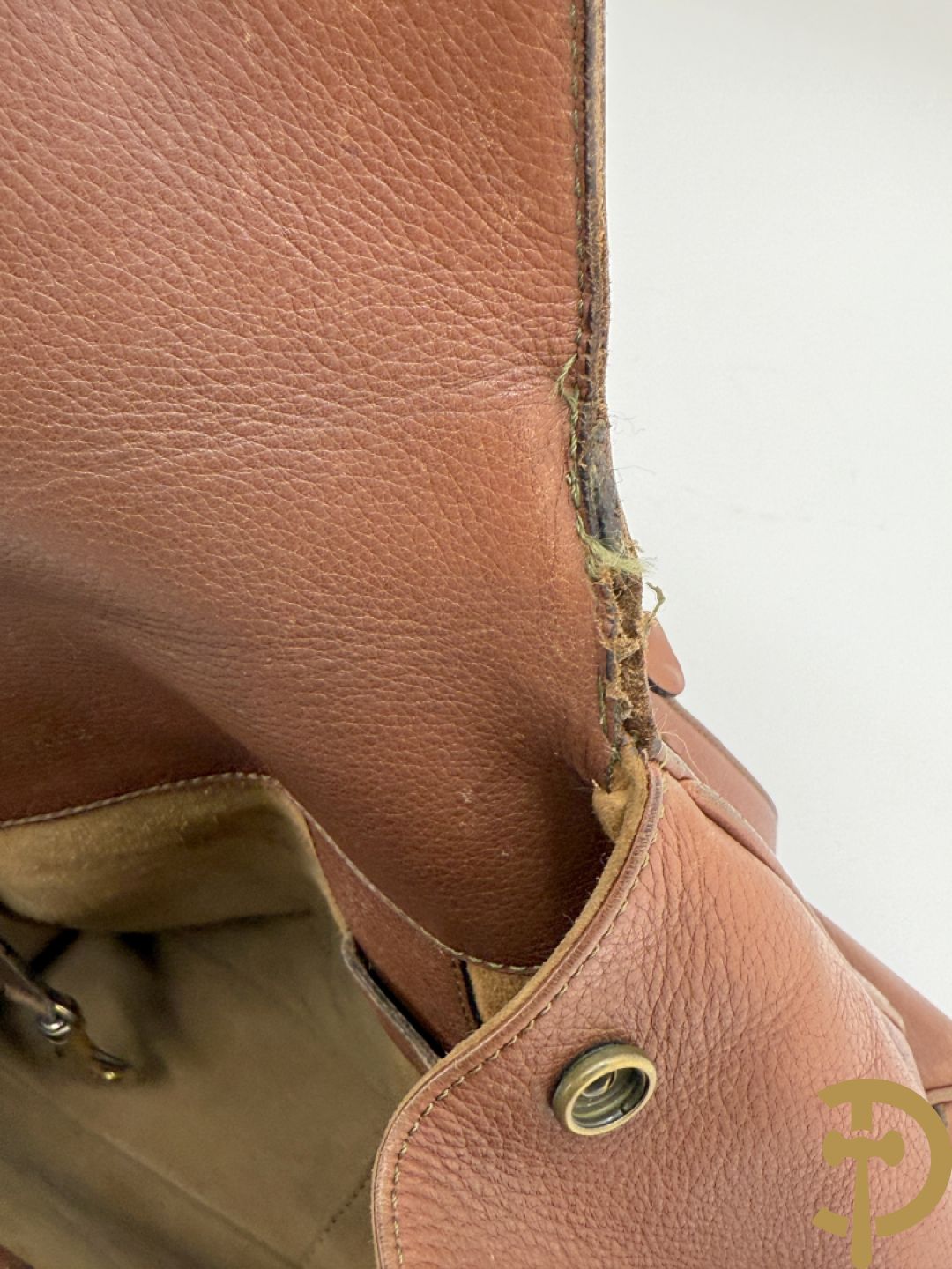 Bruin lederen handtas Delvaux + cognac lederen schoudertas Equivoque Delvaux