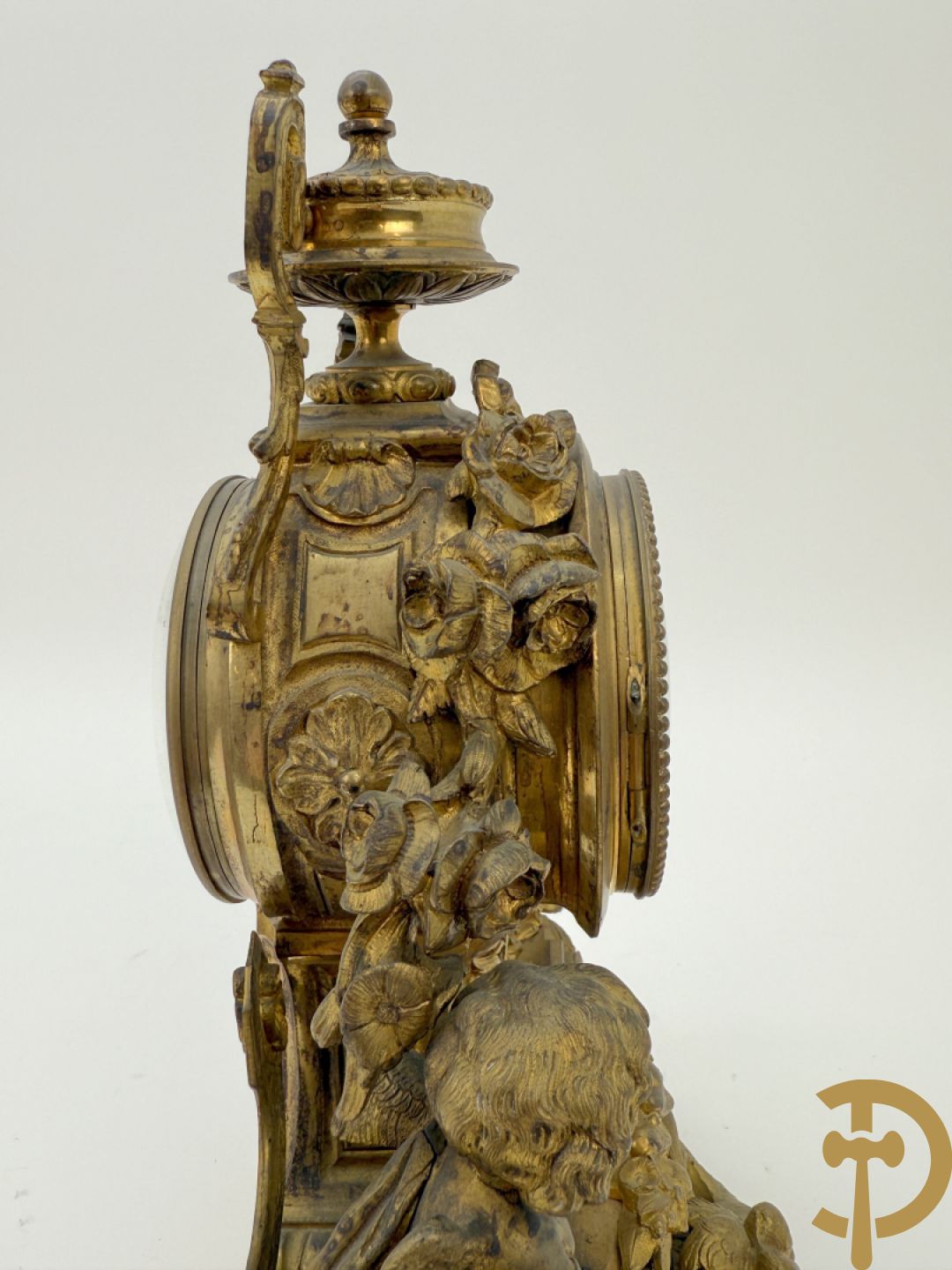 Bronzen pendule met paar cupido