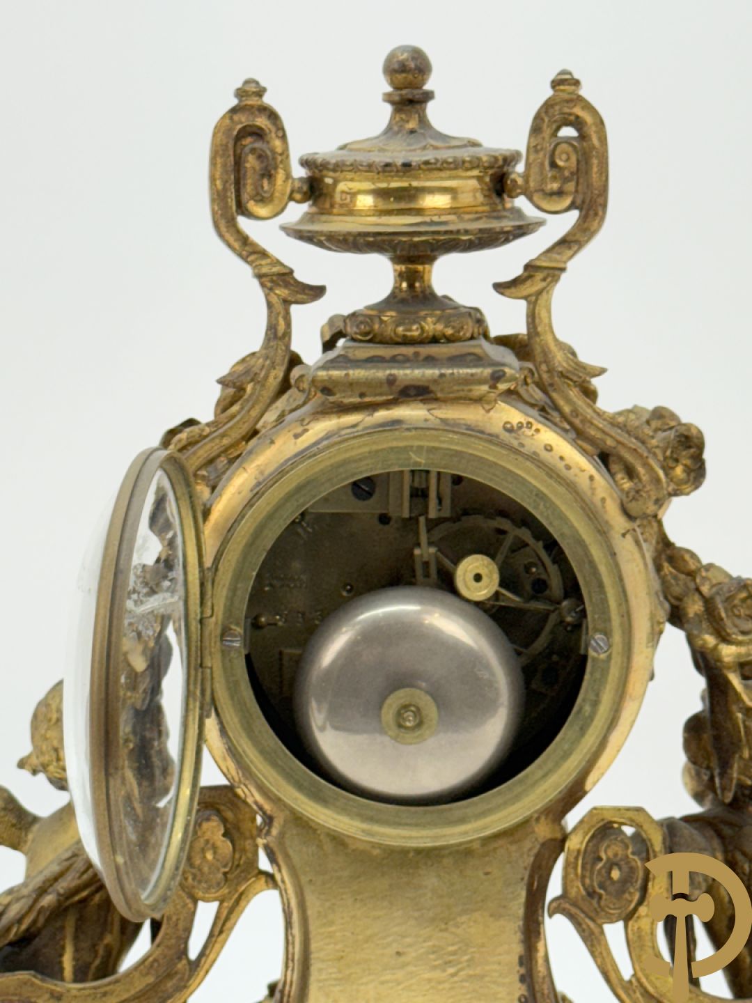 Bronzen pendule met paar cupido