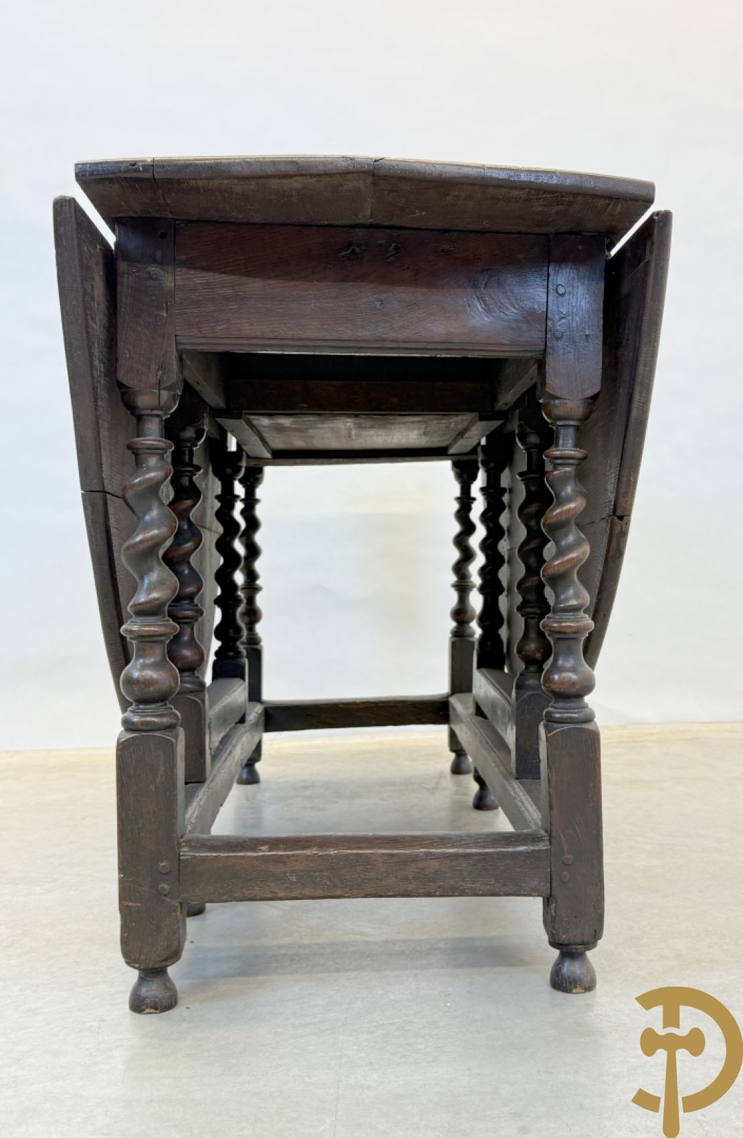 Massief eiken Engelse gateleggtafel met lade op getorste poten