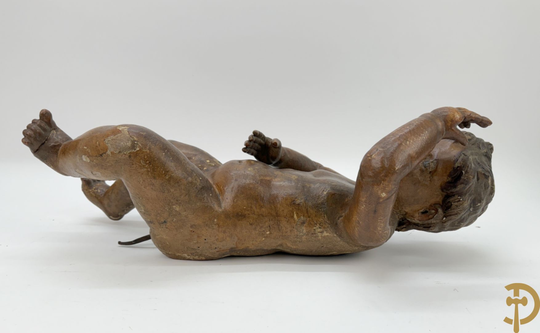 Paar houtgesculpteerde en gepolychromeerde cupido