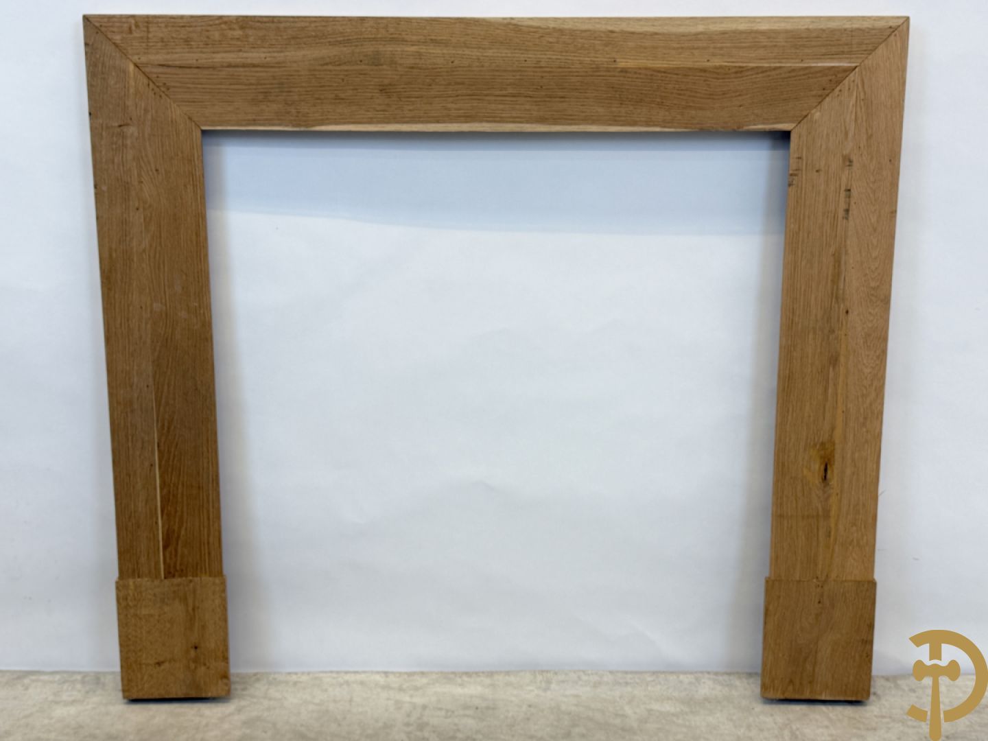 Eiken schouwmantel met gestoken molures