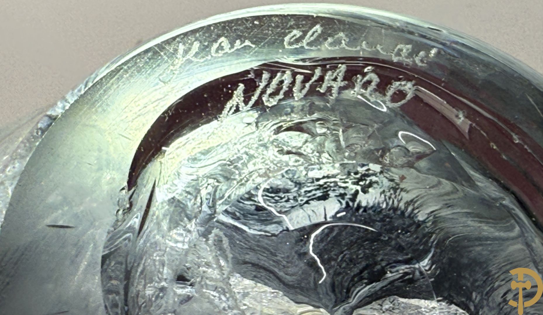 NOVARO Jean-Claude getekend onderaan - Glaspasta vaas met stop, getorst roze en gouddraad