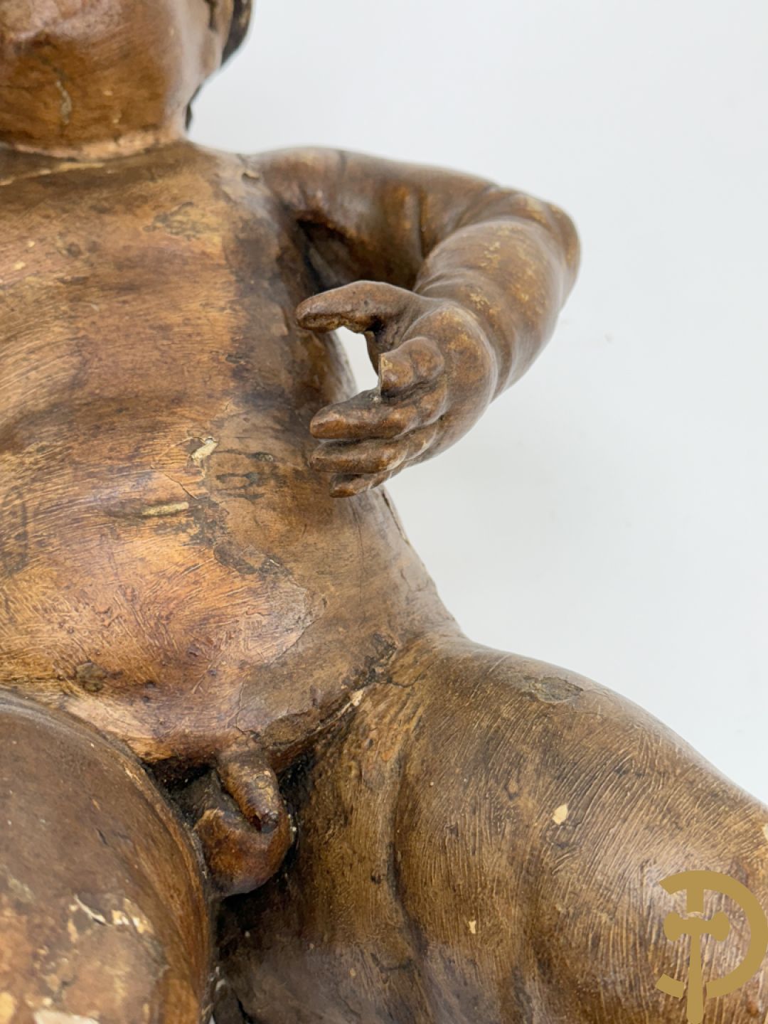 Paar houtgesculpteerde en gepolychromeerde cupido