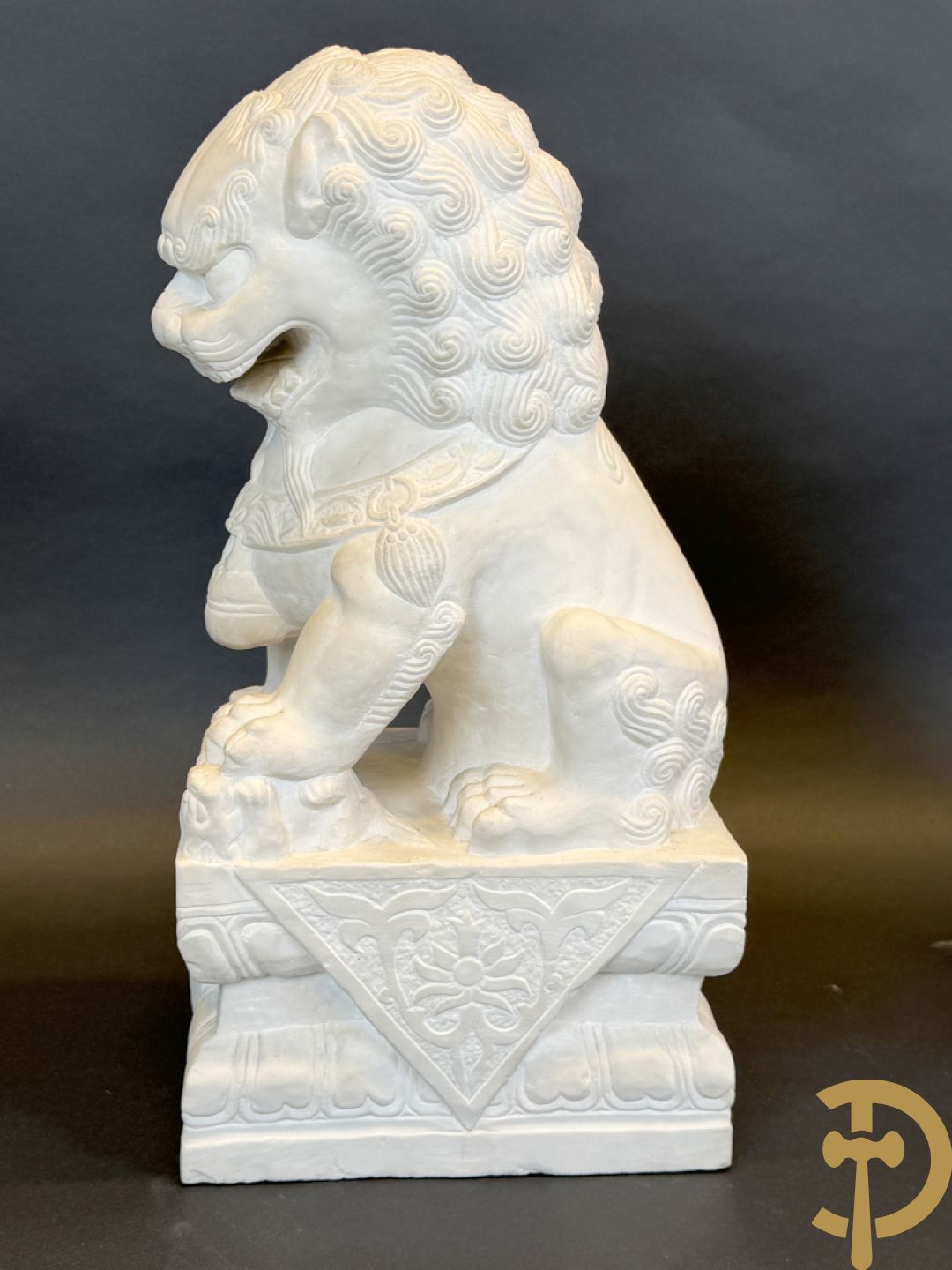 Paar handgesculpteerde marmeren fo-honden