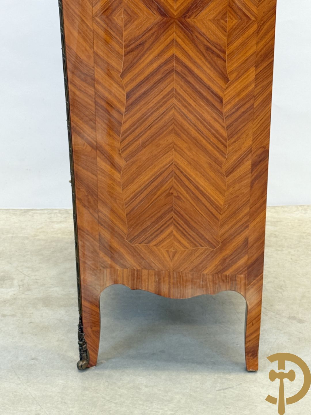 Notelaren klapsecretaire met 4 lades en bloemenmarquetterie, bezet met bronzen ornamenten - bovenaan met marmeren blad