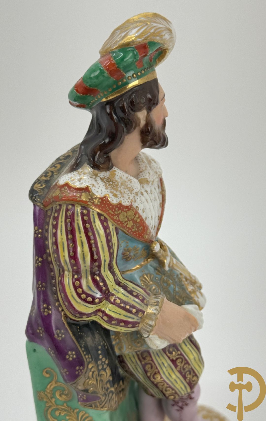 Paar 19e porseleinen Vieux Paris beeldjes van edelheer en edelvrouw