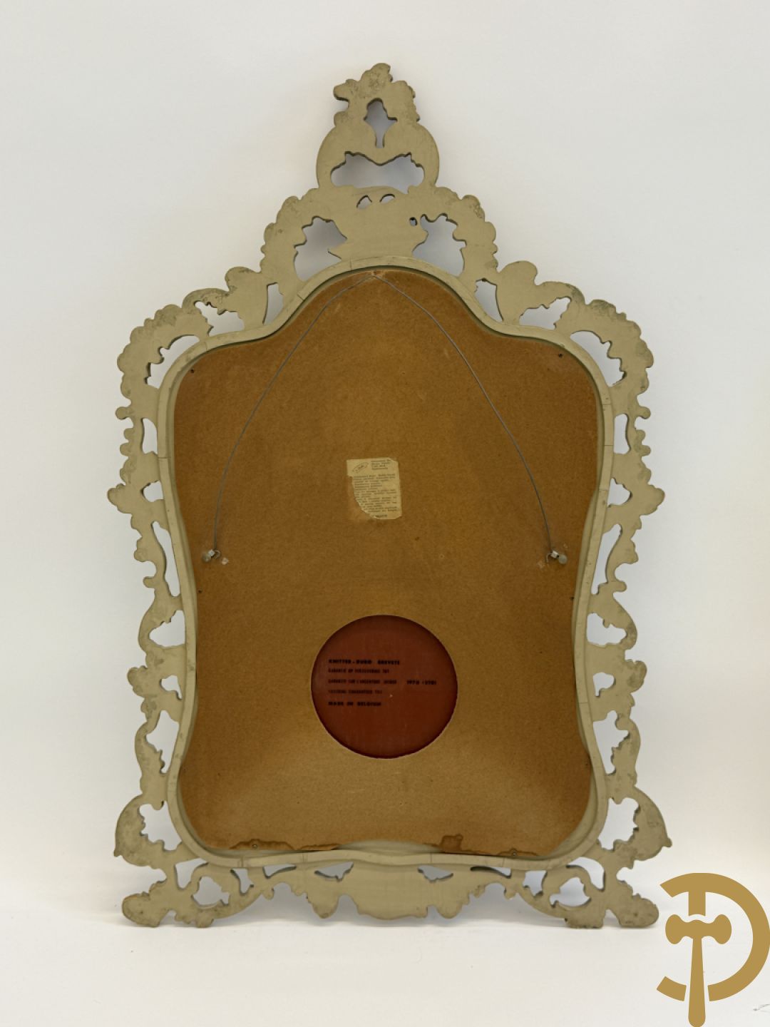 Paar vergulde spiegels met geslepen boord en rocailles, Louis XV stijl