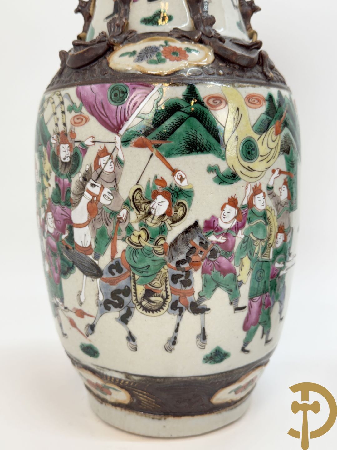 Twee Nankinvazen met geanimeerd krijgerdecor