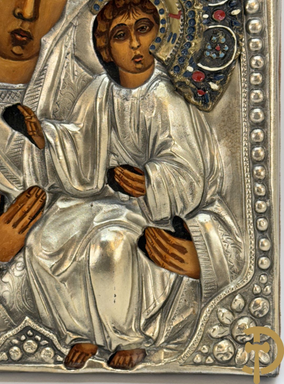 Ikoon met voorstelling van Madonna met kind met verzilverde rizza