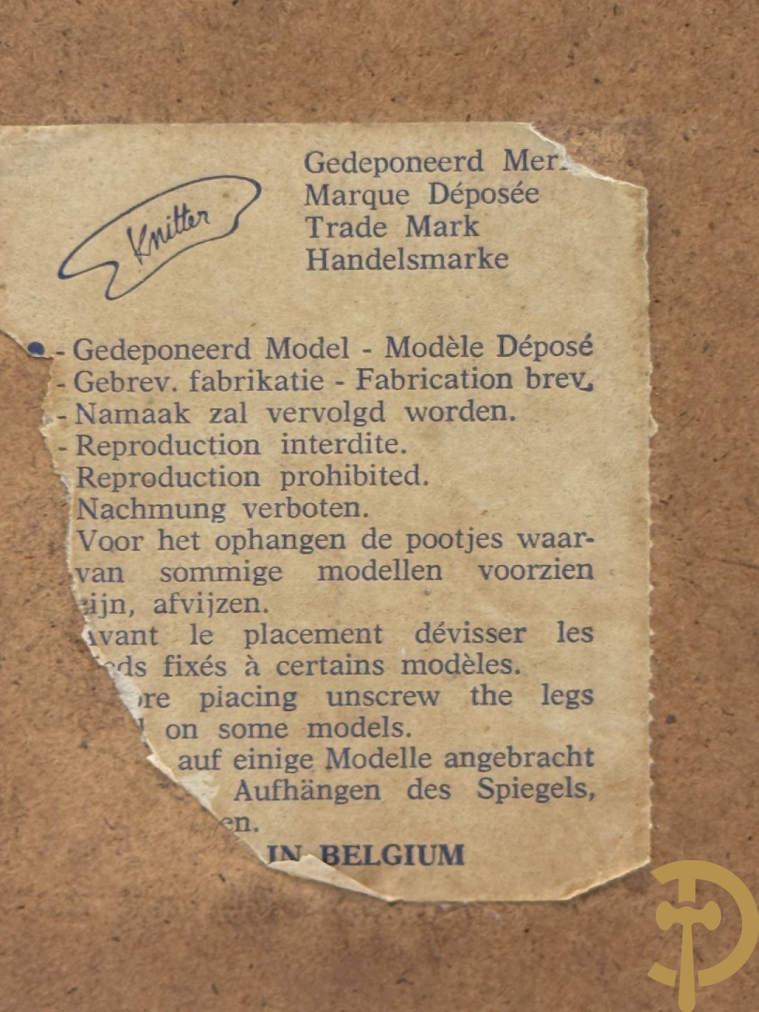 Paar vergulde spiegels met geslepen boord en rocailles, Louis XV stijl