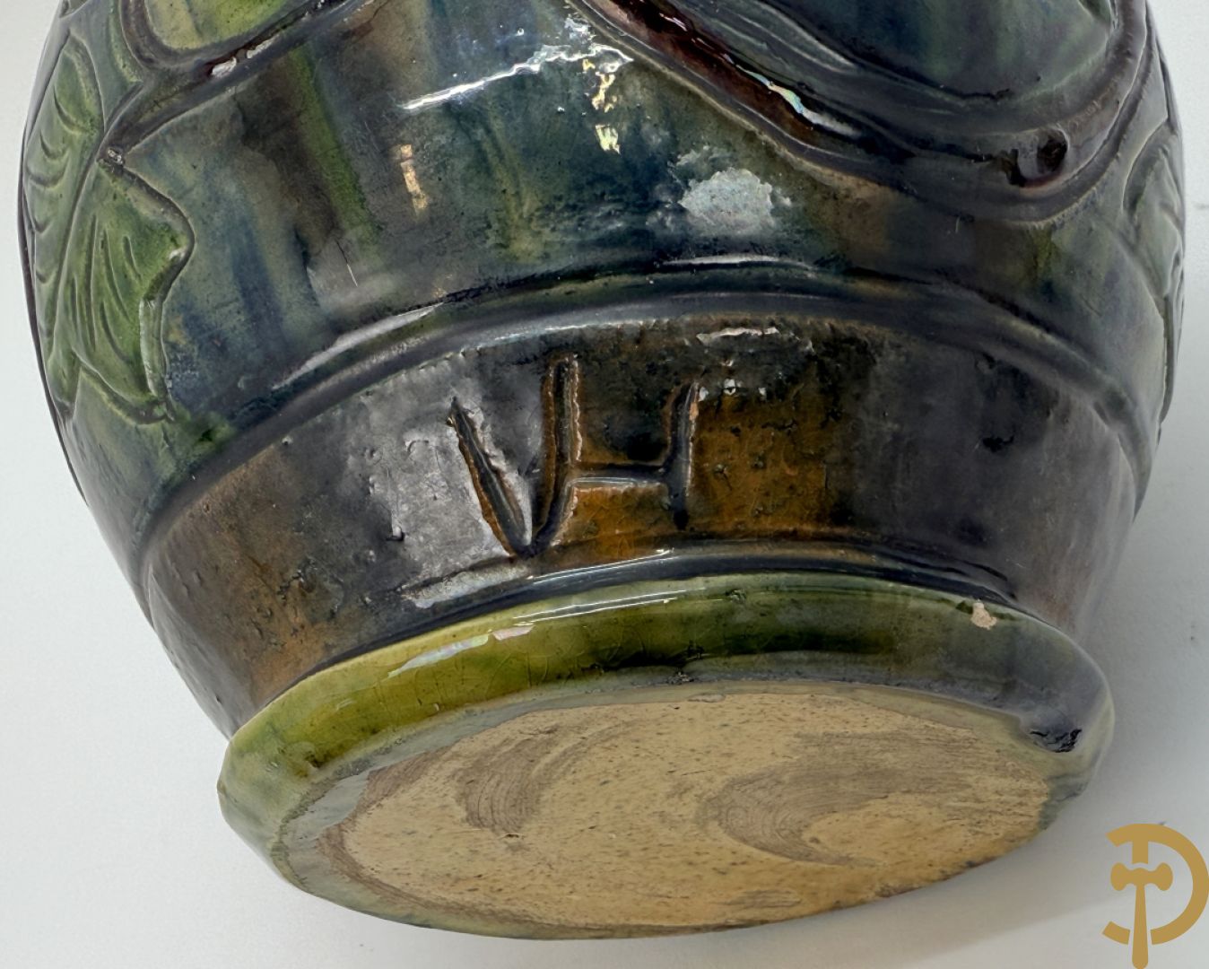 Drie Vlaams aardwerken vazen + Vlaams aardewerken tabakspot - VH gemonogrammeerd (Van Humskerk H.)