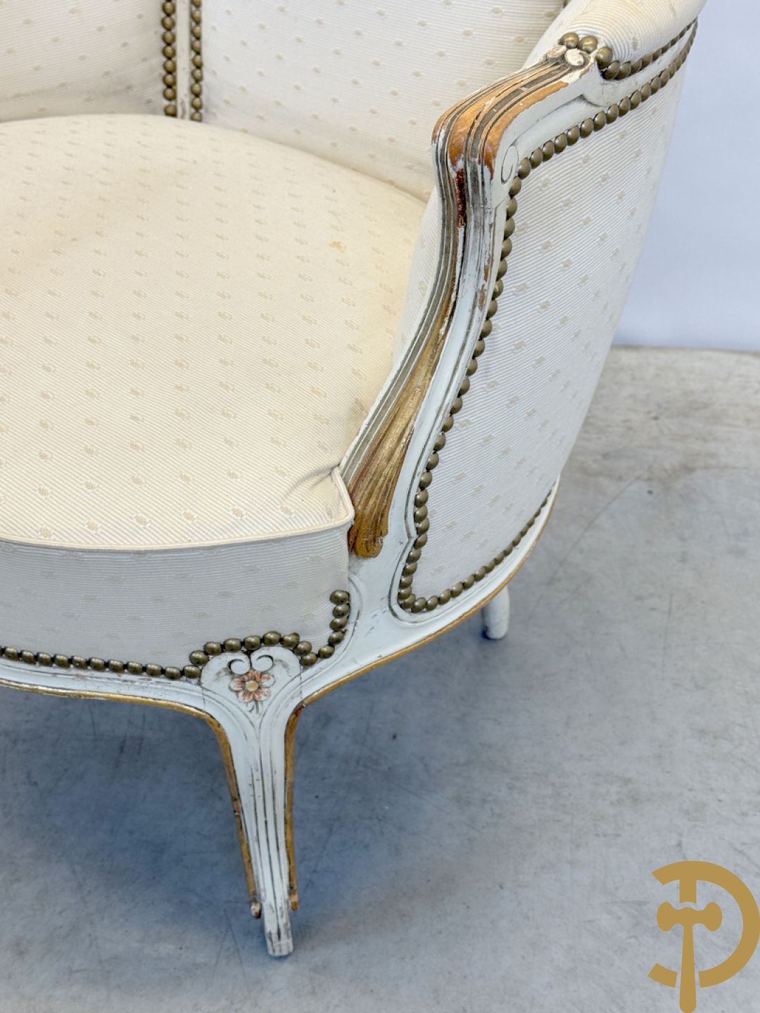 Paar wit gemonochromeerde Louis XV bergères