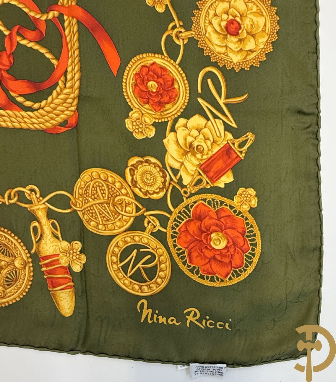 Vier foulards Nina Ricci (nooit gedragen komt uit winkel restant)