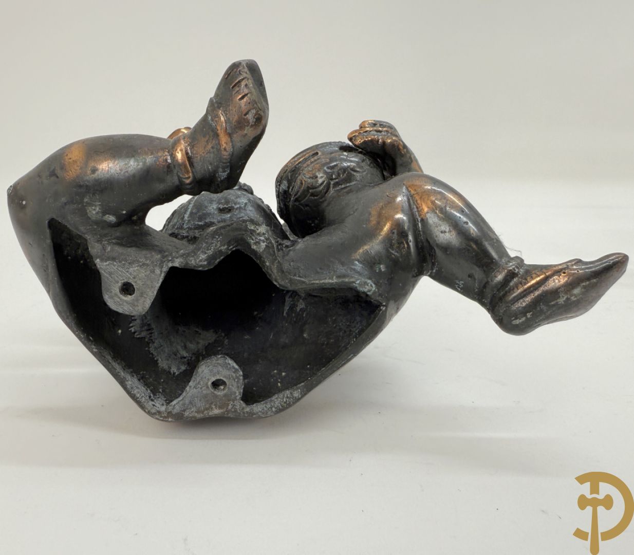 Bronzen dansende shiva + zittende bronzen boedhistische figuur + zittende boedhistische man met mand in zamak + bronzen boedhistisch boedhahoofd + bronzen shiva met 4 armen