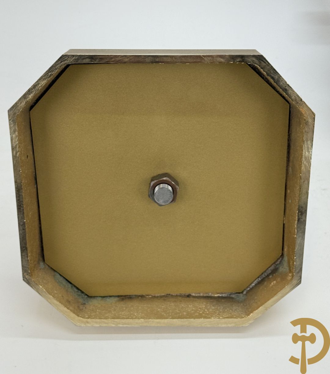 Onleesbaar getekend rechts onder, Sèvres stijl vaas met dubbel decor van romantische genrescène en landschapsscène, met bronzen ornamenten bezet