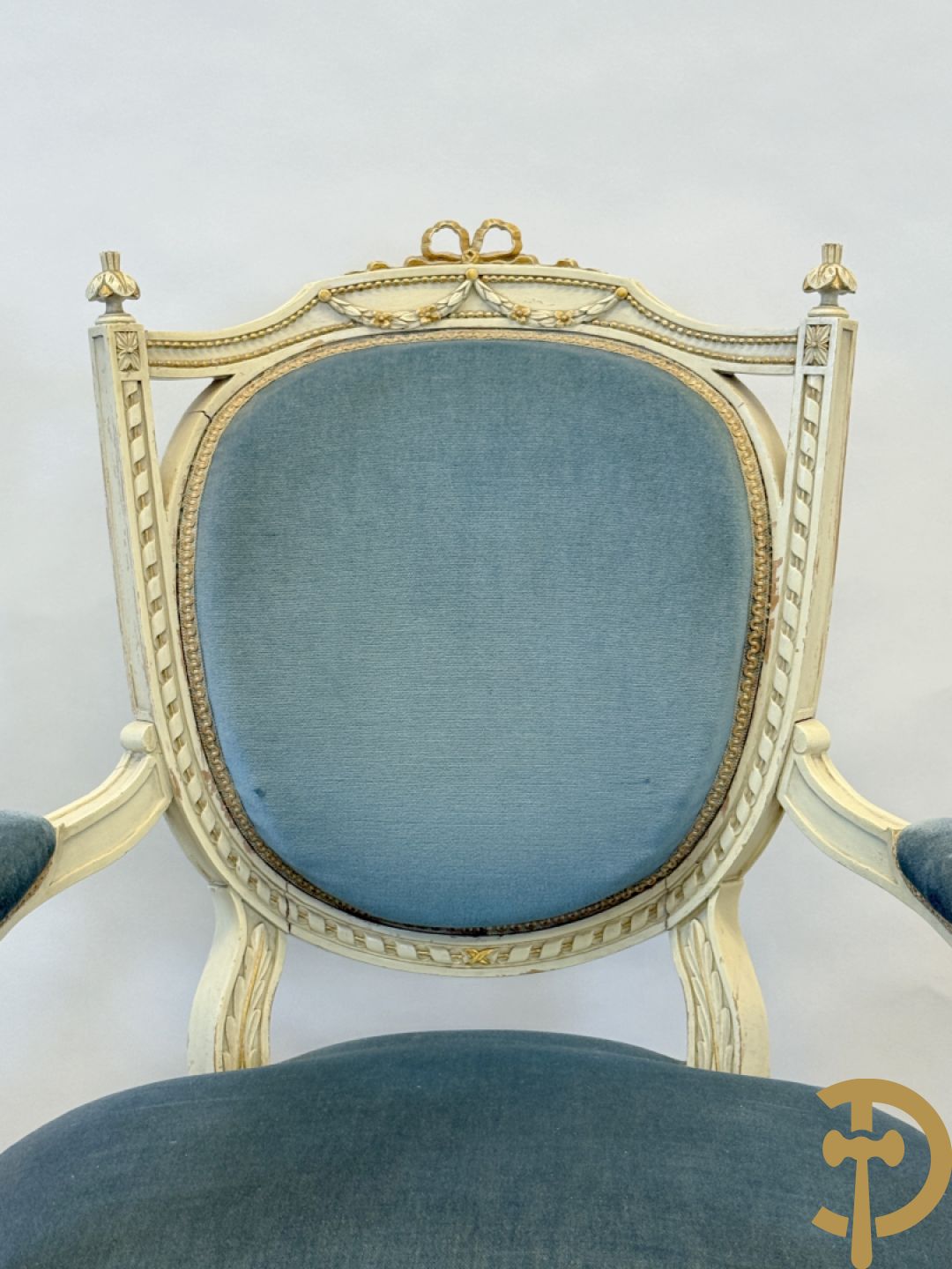 Salonensemble Louis XVI stijl bestaande uit 2 armzetels, 2 stoelen en salontafel